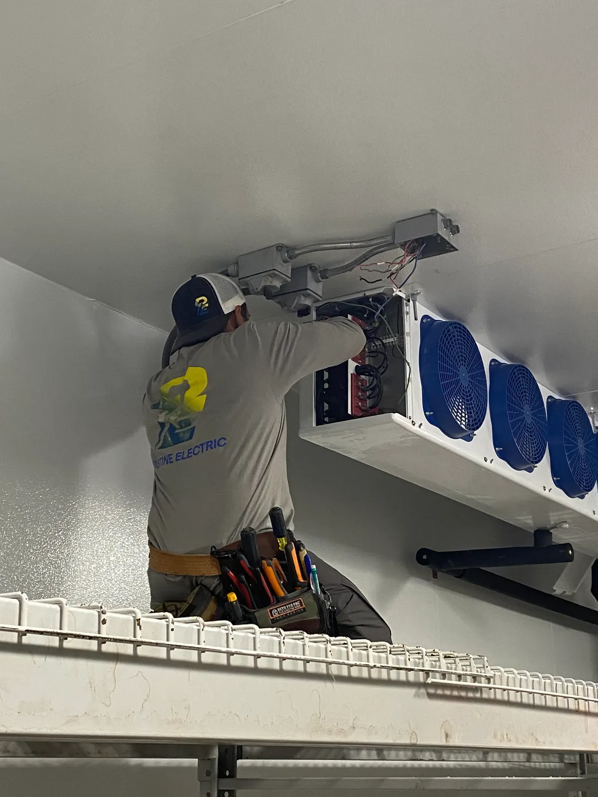 Evaporator unit wiring: Wiring a refrigeration evaporator unit for a mechanical contractor.